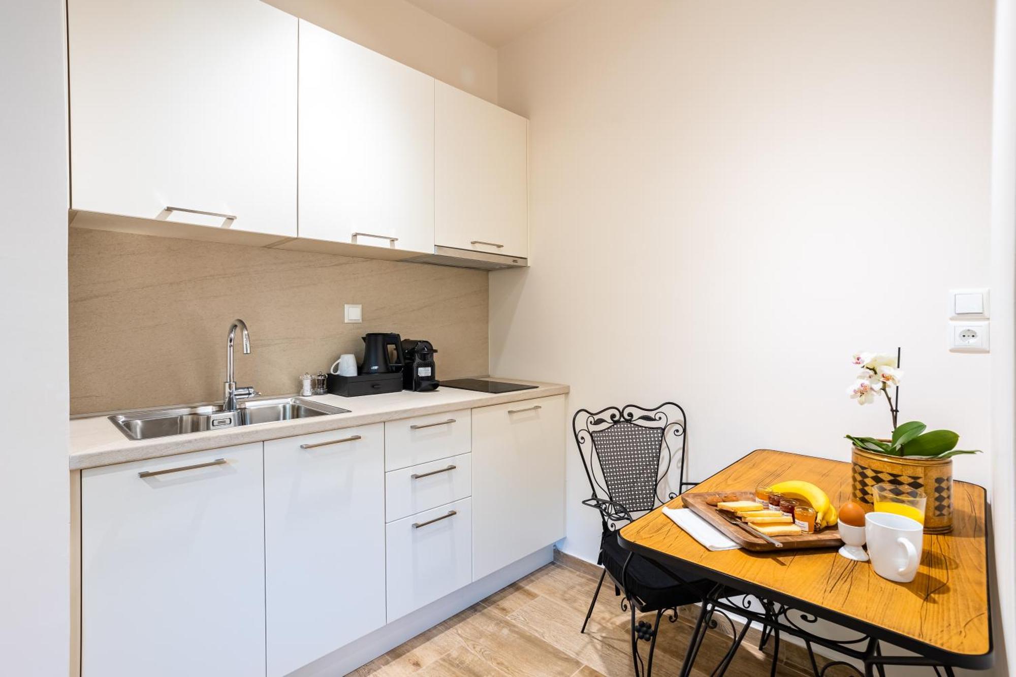 Villy'S Comfort Zone Apartments Kalamáta Eksteriør bilde